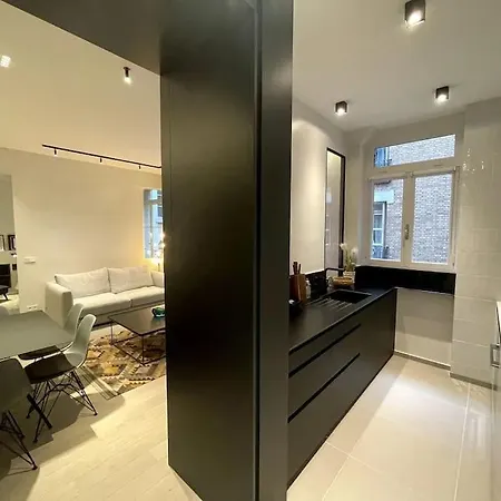 Апартаменты Luxurious And Cosy Flat Paris16
